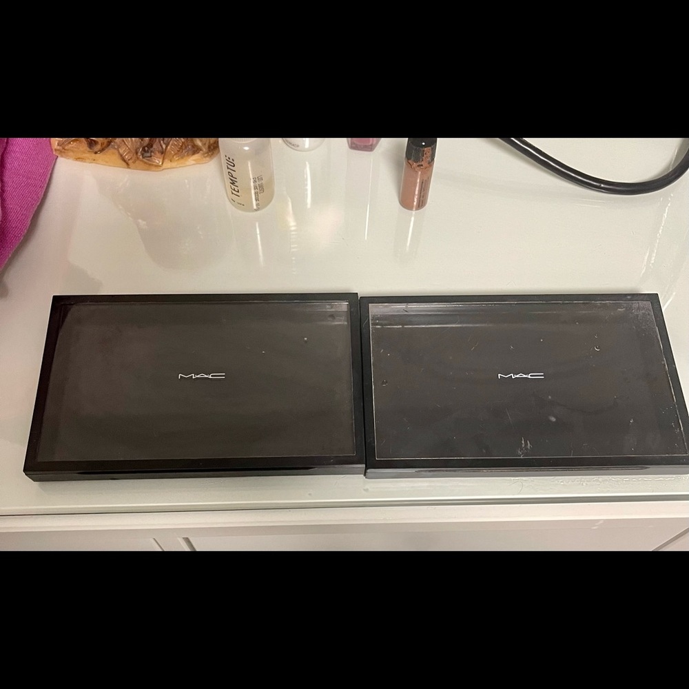 single-sided MAC Cosmetics Pro Palette Compact